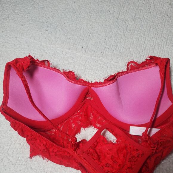 PINK Victoria's Secret Red Racerback Date Lightly Lined Bralette Size XS Lace - Picture 9 of 12
